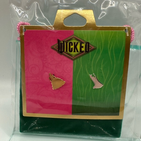 Wicked Stud Earrings and Dust bag Mismatch Sterling Silver NWT - Picture 4 of 8